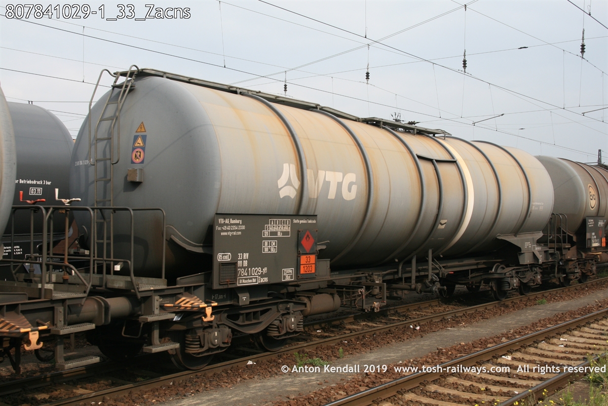 807841029-1_33_Zacns.jpg